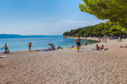 Živogošče Blato - oblázkové pláže, Makarská riviéra, Chorvatsko