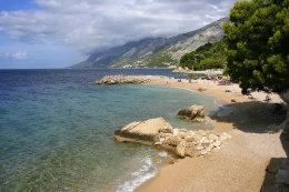 Brela Jakiruša - pláže, Makarská riviéra, Chorvatsko