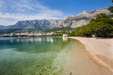 Letovisko Makarska - pláž Donja Luka, Makarská riviéra, Chorvatsko