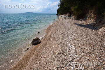 Zaostrog - FKK pláž v západní části letoviska, Chorvatsko