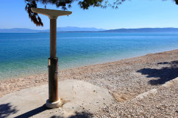 Živogošče Blato - oblázkové pláže, Makarská riviéra, Chorvatsko