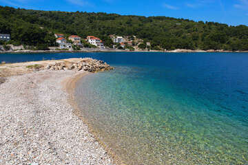 Stomorska - oblázkové pláže, ostrov Šolta, Chorvatsko