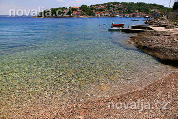 Stomorska - oblázkové pláže, ostrov Šolta, Chorvatsko
