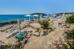 Zečevo Rogozničko, Šibenická riviéra, Chorvatsko