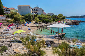 Zečevo Rogozničko, Šibenická riviéra, Chorvatsko