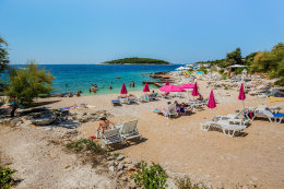 Zečevo Rogozničko, Šibenická riviéra, Chorvatsko