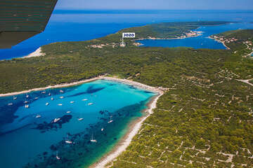 Apartmány Jozo - letecký pohled na dům Jozo a písečnou pláž Sakarun, Polje - Veli Rat, Dugi otok, Chorvatsko