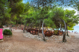 Rukavac - pláž Srebrna, ostrov Vis, Chorvatsko