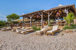 Rukavac - pláž Tepluš, ostrov Vis, Chorvatsko