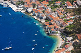 Město Vis - letecký pohled, ostrov Vis, Chorvatsko