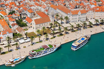 Trogir - letecký pohled, Trogirská riviéra, Chorvatsko