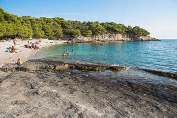 Pláž Srebrna, Rukavac, ostrov Vis, Chorvatsko | NOVALJA