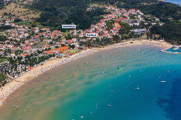 Apartmány Mimoza - letecký pohled, Lopar, ostrov Rab, Chorvatsko