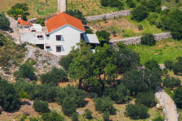 Apartmány Nevera - letecký pohled, jižní zátoka ostrova Hvar, Chorvatsko