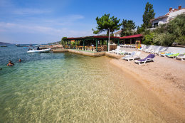 Apartmány Mira - restaurace a oblázková pláž 370 m od domu, Stará Novalja, ostrov Pag, Chorvatsko