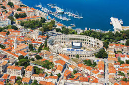 Amfiteátr v Pule - letecký pohled, Chorvatsko Istrie