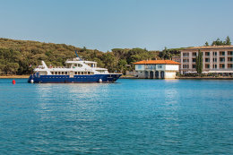 Národní park Brijuni - přístaviště, Istrie, Chorvatsko