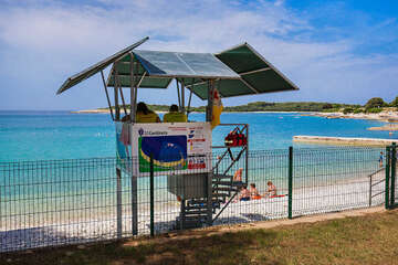 Mobilhomy Centinera - oblázková pláž, Pula-Banjole, poloostrov Istrie, Chorvatsko