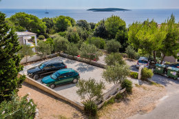 Apartmány Limeta - parkoviště, Milna, ostrov Vis, Chorvatsko