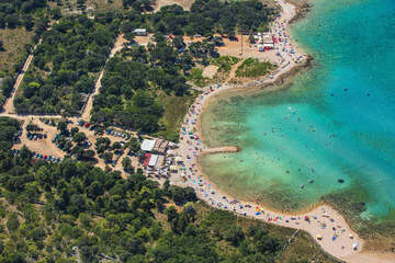 Novalja - pláž Babe, letecký pohled, ostrov Pag, Chorvatsko