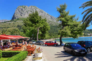 Apartmány Orada - restaurace ve středu letoviska, Zaostrog, Makarská riviéra, Chorvatsko
