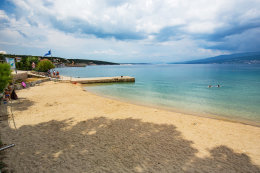 Šilo - písečná pláž, ostrov Krk, Chorvatsko