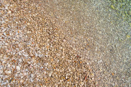 Šilo - detail pláže, ostrov Krk, Chorvatsko