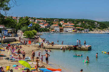 Šilo - písečná pláž, ostrov Krk, Chorvatsko