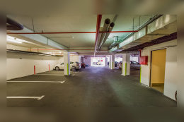 Hotel Plaža - parkování v garáži (za poplatek), město Pag, ostrov Pag, Chorvatsko