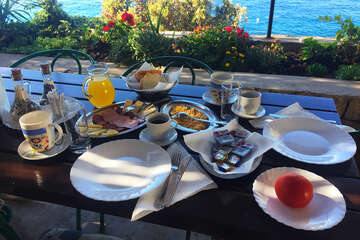 Apartmány Dorela - snídaně, okolí zátoky Vela Planica, ostrov Brač, Chorvatsko