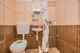 A3 - apartmány Dorela, okolí zátoky Vela Planica, ostrov Brač, Chorvatsko