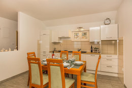 A2 - apartmány Dorela, okolí zátoky Vela Planica, ostrov Brač, Chorvatsko