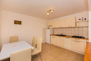 A1 - apartmány Dorela, okolí zátoky Vela Planica, ostrov Brač, Chorvatsko