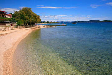 Hotel Stella Maris - oblázková pláž, Vodice, Šibenická riviéra, Chorvatsko