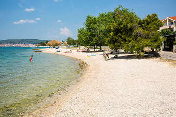 Hotel Stella Maris - oblázková pláž, Vodice, Šibenická riviéra, Chorvatsko