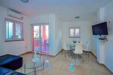 apartmány Larisa, Vodice, Šibenická riviéra, Chorvatsko