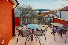 apartmány Larisa, Vodice, Šibenická riviéra, Chorvatsko