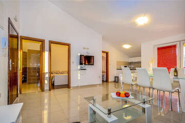 apartmány Larisa, Vodice, Šibenická riviéra, Chorvatsko