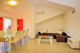 apartmány Larisa, Vodice, Šibenická riviéra, Chorvatsko