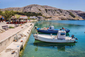 Letovisko Metajna - centrum, ostrov Pag, Chorvatsko