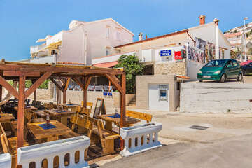 Letovisko Metajna - restaurace v centru, ostrov Pag, Chorvatsko