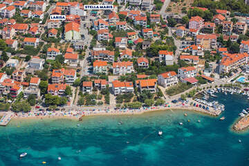 Apartmány Larisa - letecký pohled, Šibenická riviéra, Chorvatsko