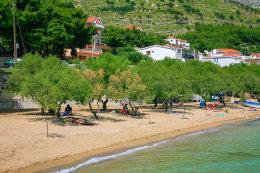 Pláž - apartmány Borovina, Omiš-Duće, Chorvatsko