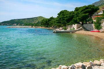 Pláž - apartmány Borovina, Omiš-Duće, Chorvatsko