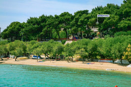 Pláž - apartmány Borovina, Omiš-Duće, Chorvatsko