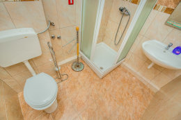 Příklad dvoulůžkového pokoje - penzion Stari Dvori, Metajna, ostrov Pag, Chorvatsko