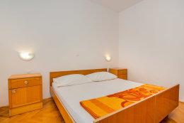 Příklad dvoulůžkového pokoje - penzion Stari Dvori, Metajna, ostrov Pag, Chorvatsko