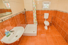 Příklad třílůžkového pokoje - penzion Stari Dvori, Metajna, ostrov Pag, Chorvatsko