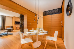 Apartmán Laura - stůl a židle, Moščenička Draga, Istrie, Chorvatsko