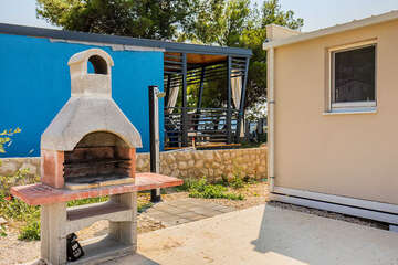 Mobilhome Tarik - gril u mobilhome 1, Biograd na Moru, Zadarská riviéra, Chorvatsko